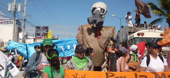 ¡Miles en Cancún por la justicia climática!‏ Vía Campesina