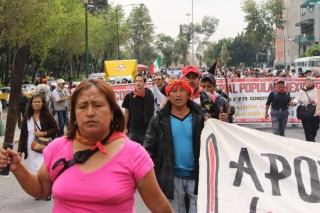 12:00 pm – El Frente de Pueblos en Defensa de la Tierra  a pesar del hostigamiento del CISEN, siempre constante en la lucha contra las reformas estructurales.