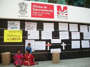 Mitin en la representación de Michoacán/Cherán Vive!