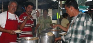 Acto publico con los Tiaguistas en el Mercado Hector Espino, Hermosillo