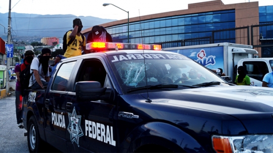 Fotoreportaje: Arde el coraz&oacute;n de los normalistas